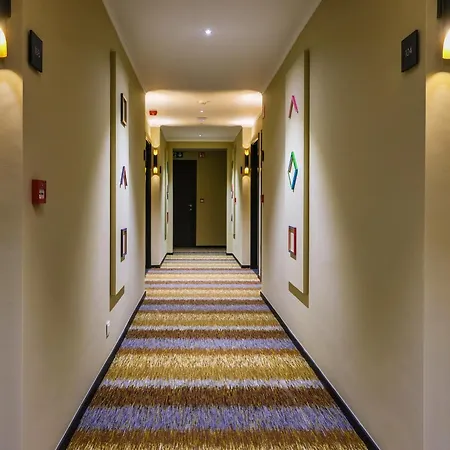 Otel Amory By Hyllit