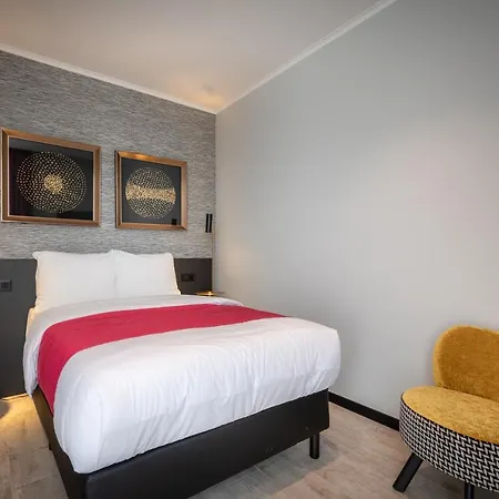 Otel Amory By Hyllit Anvers